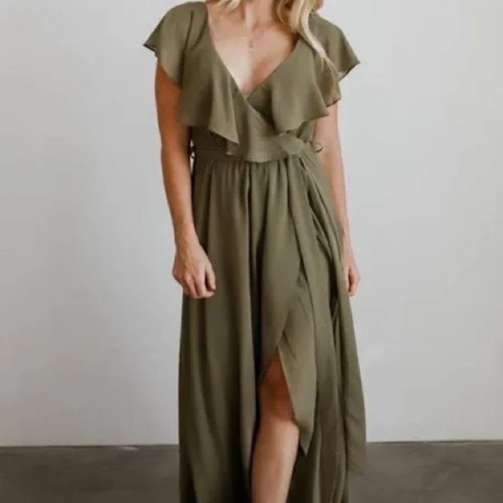 NWT Baltic Born women’s Katya Ruffle Maxi Dress is Olive Green. Size Large